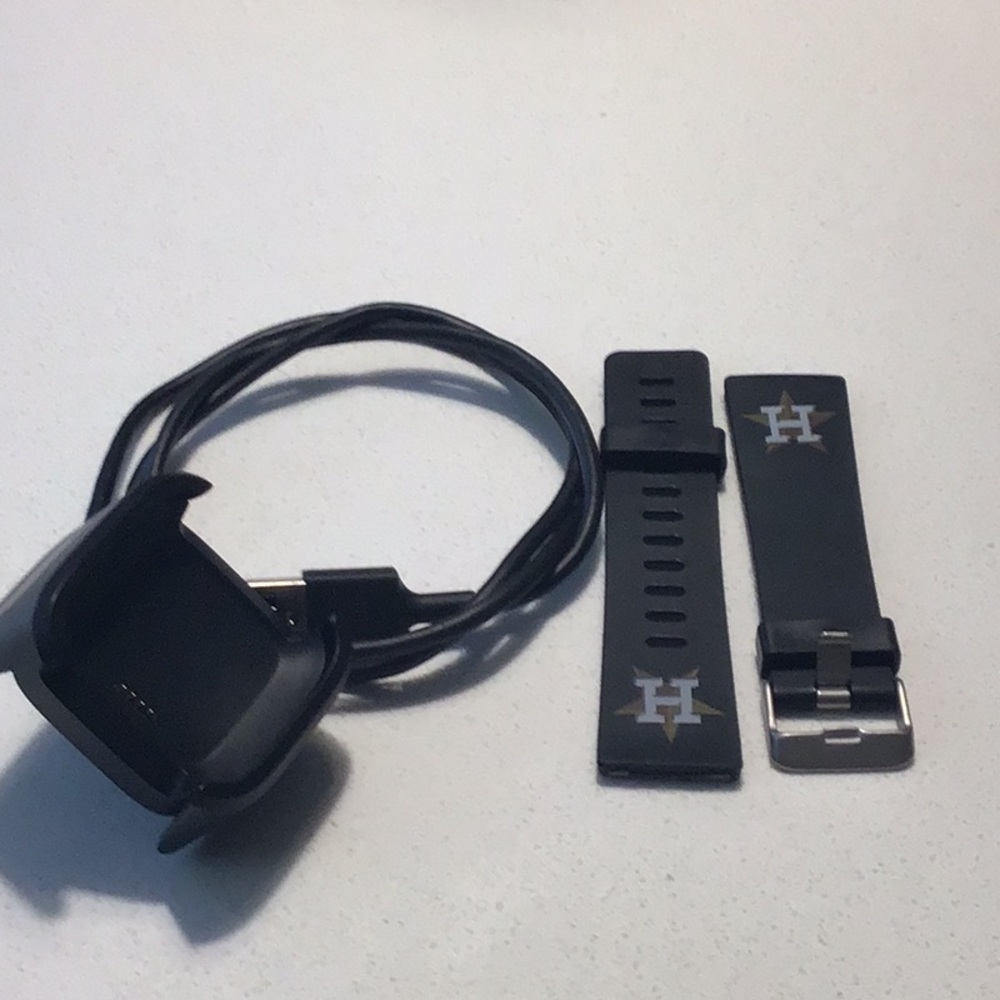 FitBit Versa replacement band and charger.